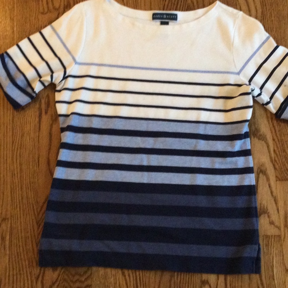 Short sleeve top